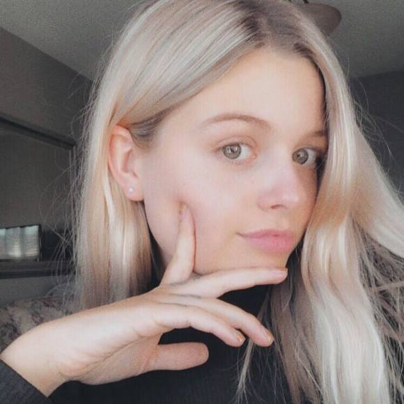 Meet your Posher, Daphney - Picture 1 of 1